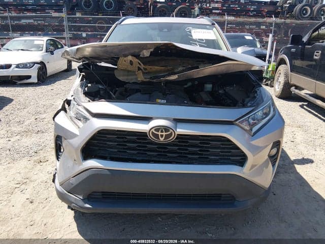 2019 TOYOTA RAV4 XLE 6