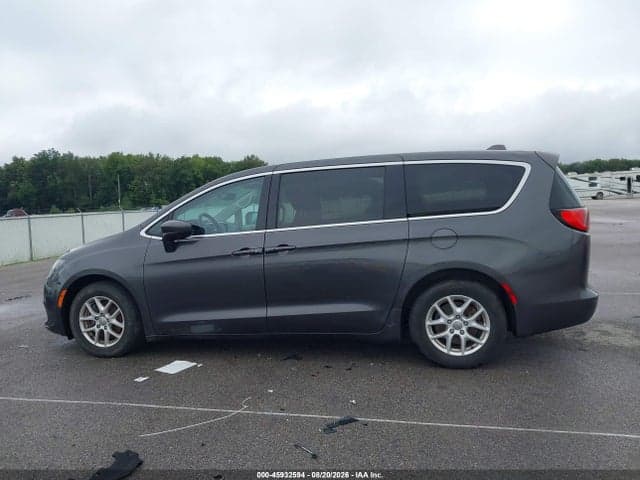 2017 CHRYSLER PACIFICA TOURING 14