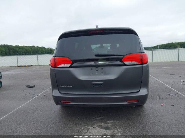 2017 CHRYSLER PACIFICA TOURING 16