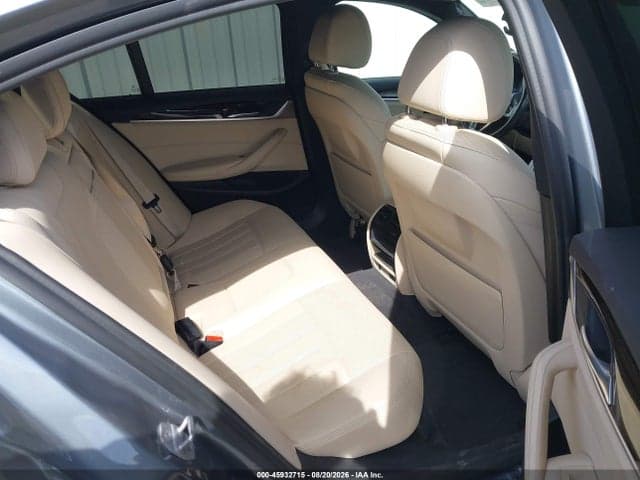 2021 BMW 530E 8