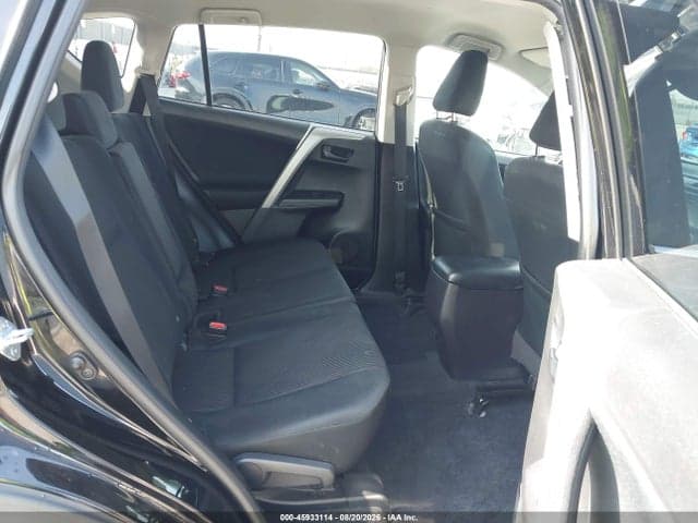 2017 TOYOTA RAV4 LE 8