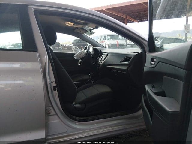 2021 HYUNDAI ACCENT SE 4