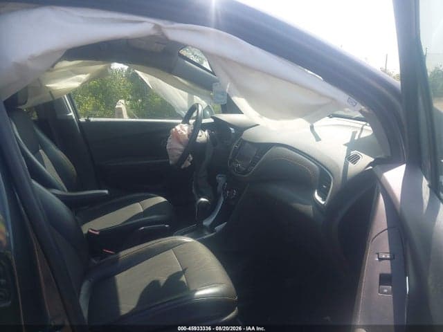 2019 CHEVROLET TRAX LT 5