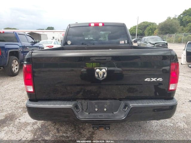 2019 RAM 1500 CLASSIC EXPRESS 4X4 6'4 BOX 17