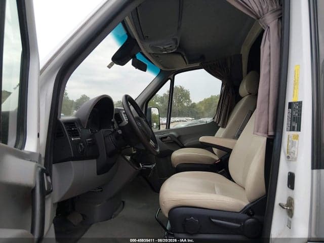 2017 LEISURE SPRINTER 5