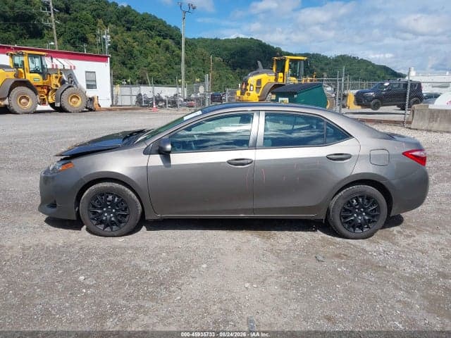 2017 TOYOTA COROLLA LE 15
