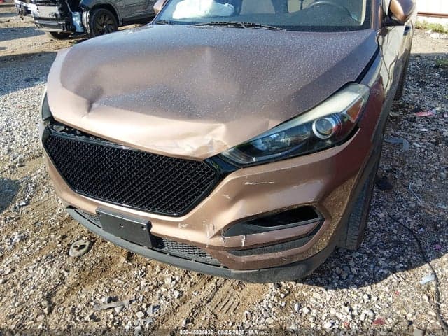 2017 HYUNDAI TUCSON SE 6