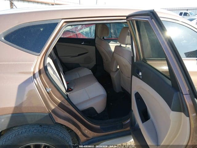 2017 HYUNDAI TUCSON SE 8