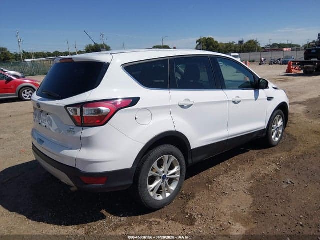 2017 FORD ESCAPE SE 4