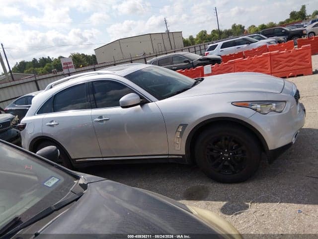 2017 INFINITI QX70 13