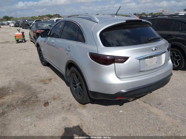 2017 INFINITI QX70 3