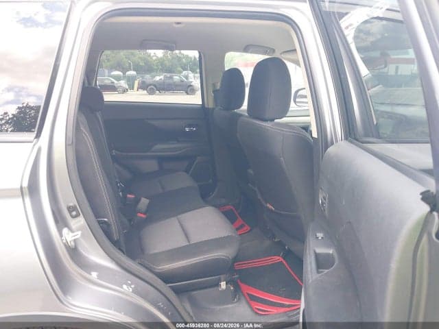 2018 MITSUBISHI OUTLANDER ES 8
