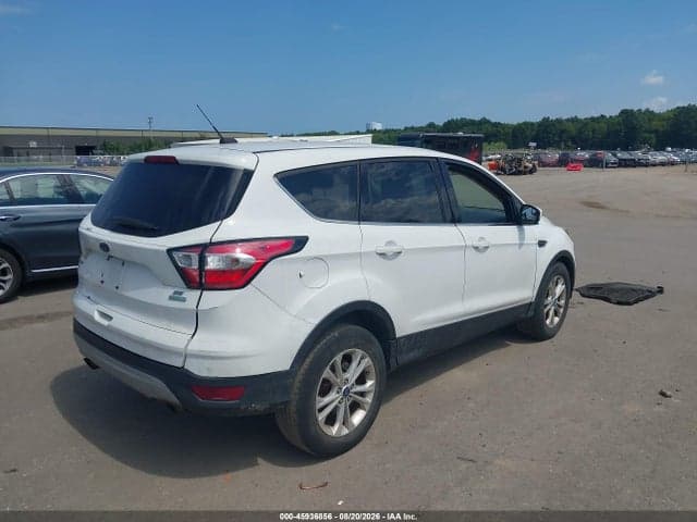 2017 FORD ESCAPE SE 4