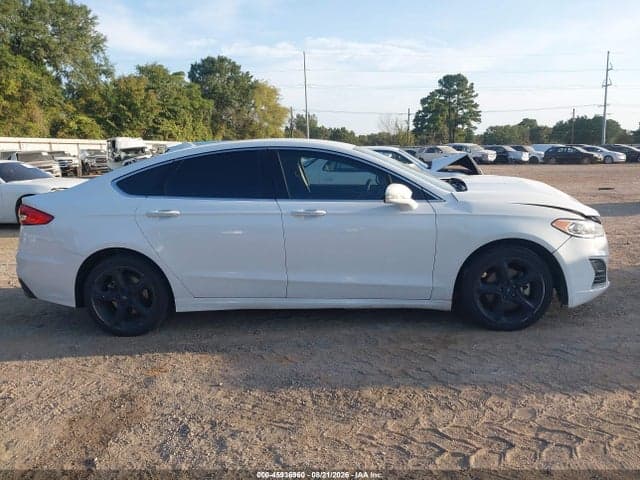 2019 FORD FUSION SEL 13