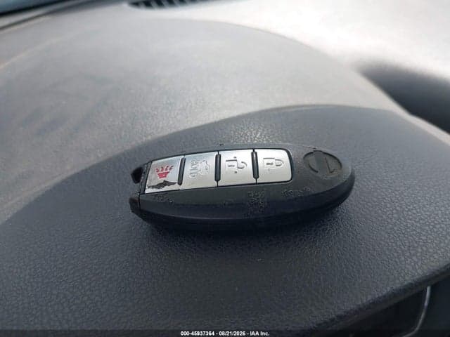 2019 NISSAN VERSA 1.6 SV 2