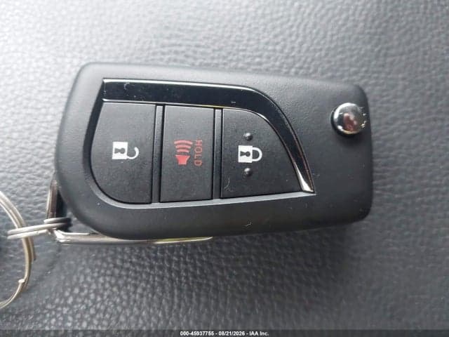 2022 TOYOTA RAV4 LE 11