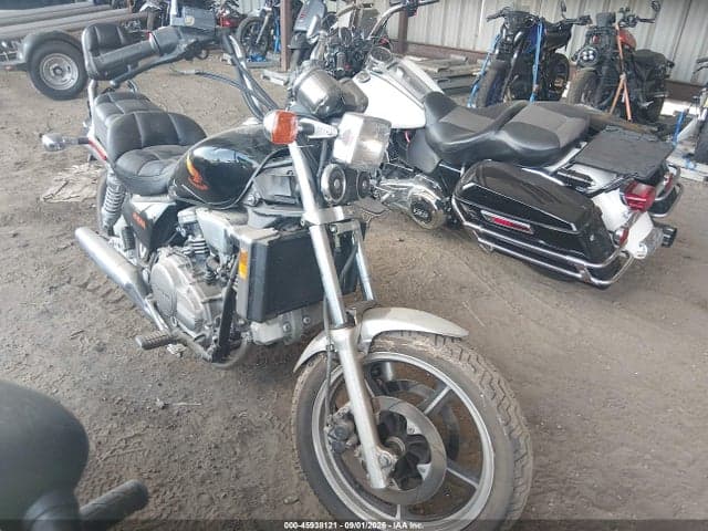 1986 HONDA VF700C (MAGNA) 1