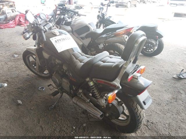 1986 HONDA VF700C (MAGNA) 3
