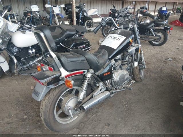 1986 HONDA VF700C (MAGNA) 4