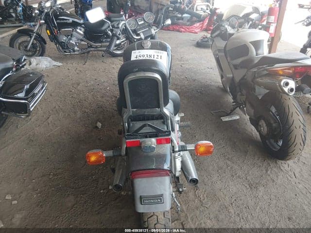 1986 HONDA VF700C (MAGNA) 6