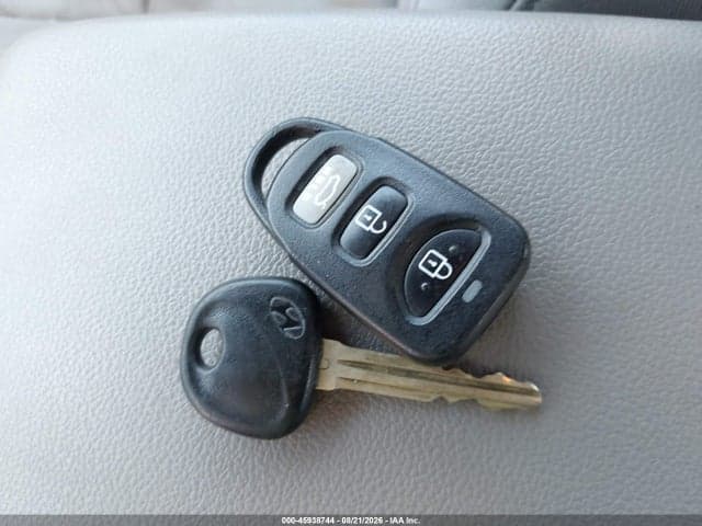 2017 HYUNDAI ELANTRA SE 11