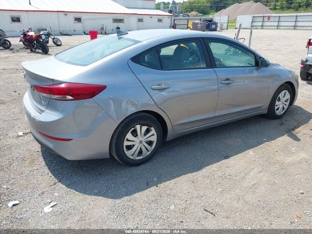 2017 HYUNDAI ELANTRA SE 4