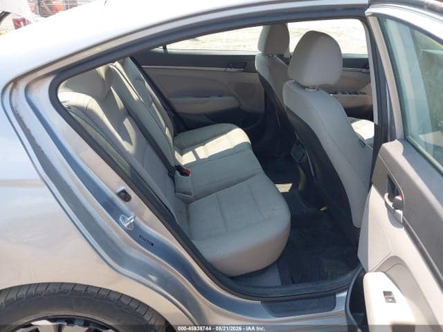 2017 HYUNDAI ELANTRA SE 8