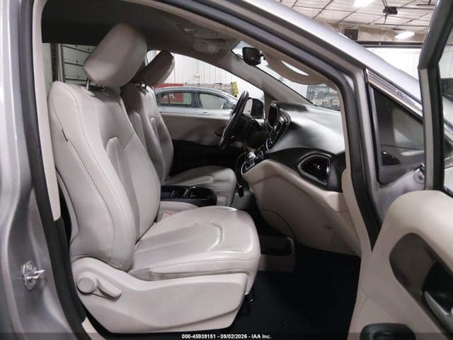 2021 CHRYSLER VOYAGER LXI 5