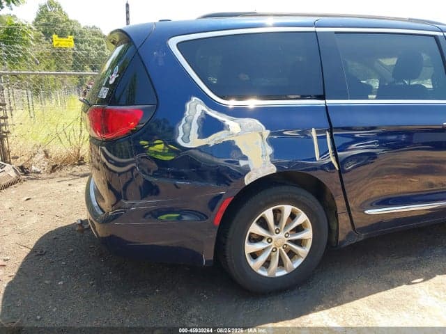 2017 CHRYSLER PACIFICA TOURING-L 6