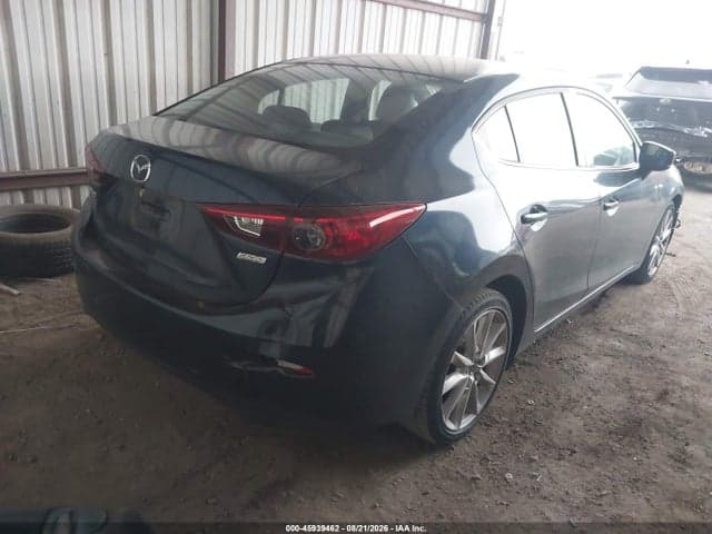 2017 MAZDA MAZDA3 TOURING 4