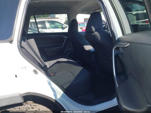 2019 TOYOTA RAV4 LE 8