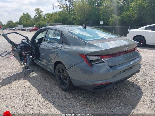 2022 HYUNDAI ELANTRA SEL 3