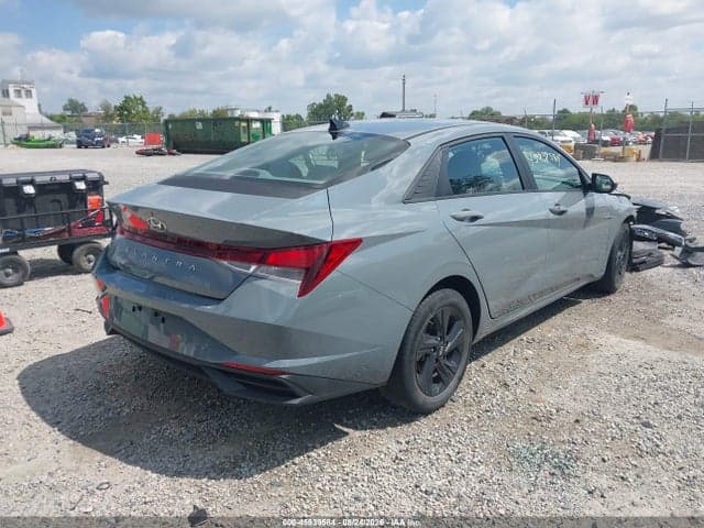 2022 HYUNDAI ELANTRA SEL 4
