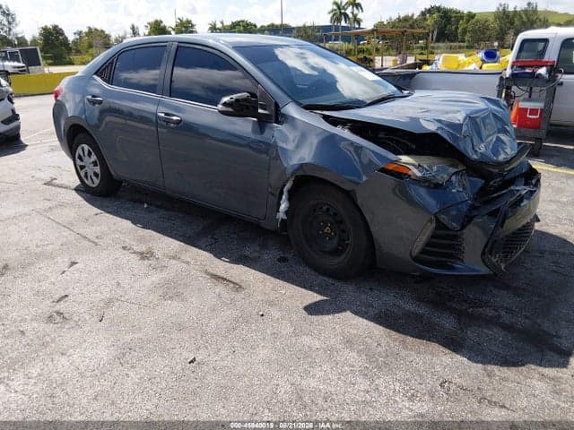 2019 TOYOTA COROLLA SE 1