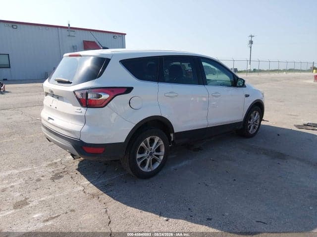 2017 FORD ESCAPE SE 4