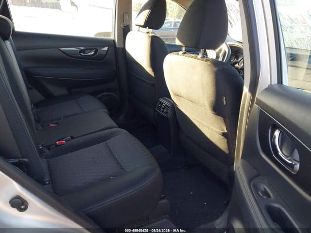 2017 NISSAN ROGUE S 8