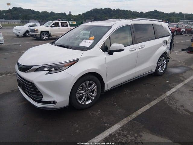 2022 TOYOTA SIENNA PLATINUM 2