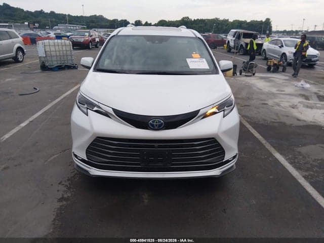 2022 TOYOTA SIENNA PLATINUM 13