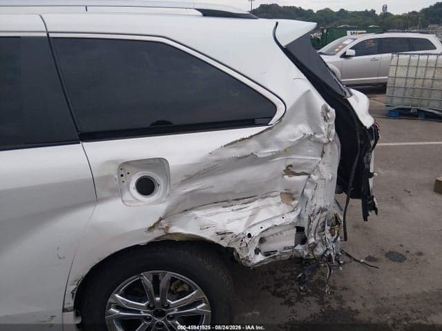 2022 TOYOTA SIENNA PLATINUM 18