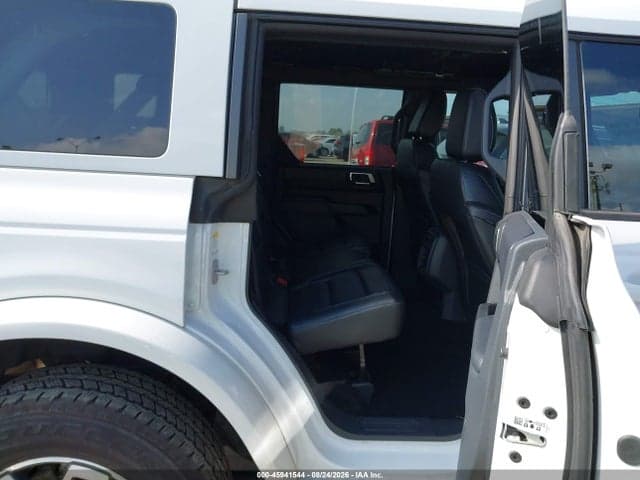 2025 FORD BRONCO OUTER BANKS 8