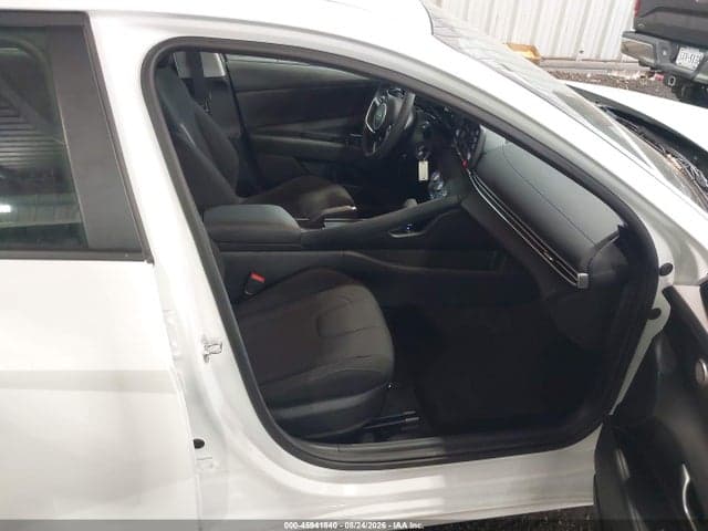 2026 HYUNDAI ELANTRA SE 5