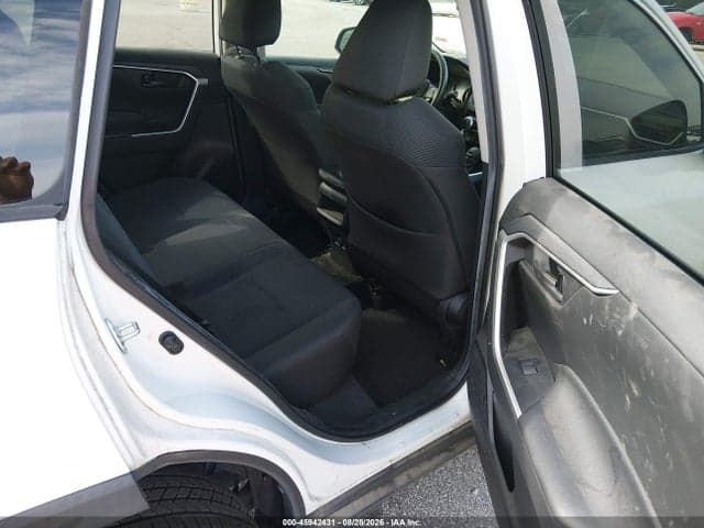 2021 TOYOTA RAV4 LE 8