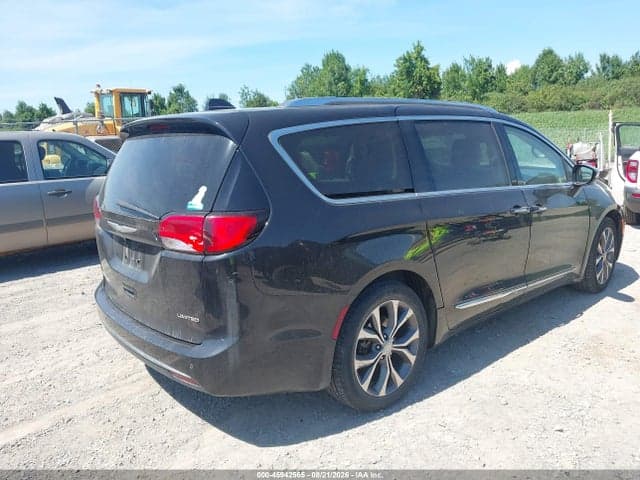 2017 CHRYSLER PACIFICA LIMITED 4
