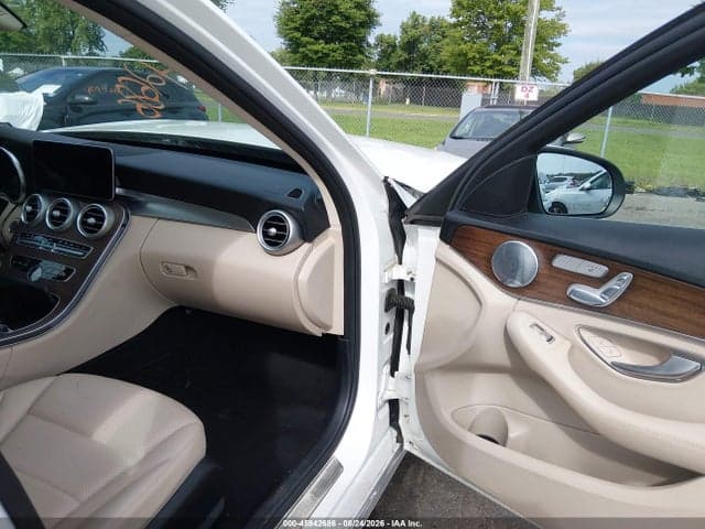 2019 MERCEDES-BENZ C 300 4MATIC 5