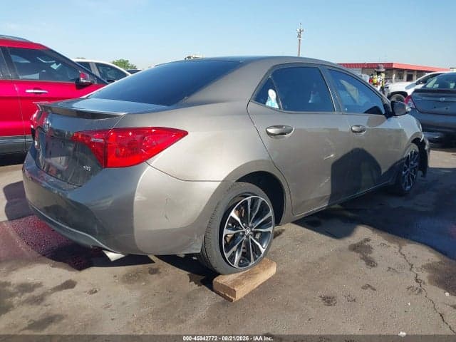 2017 TOYOTA COROLLA SE 4