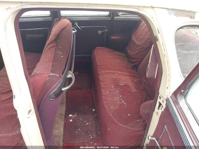 1948 CHRYSLER WINDSOR 8