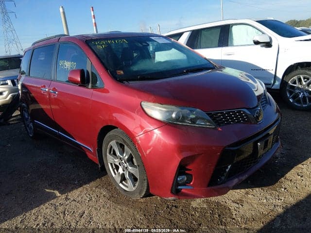 2018 TOYOTA SIENNA SE 8 PASSENGER