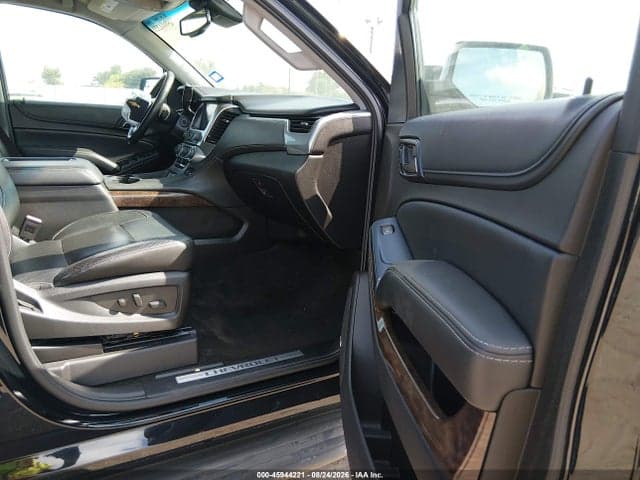 2017 CHEVROLET TAHOE LT 5