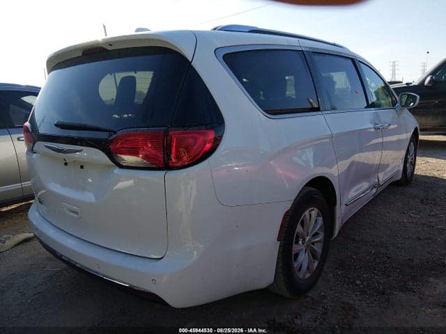2019 CHRYSLER PACIFICA TOURING L 4