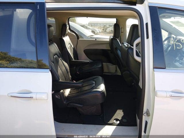 2019 CHRYSLER PACIFICA TOURING L 8